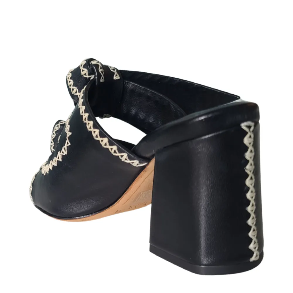 ASYMMETRIC CLARITA