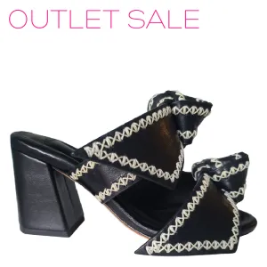 ASYMMETRIC CLARITA