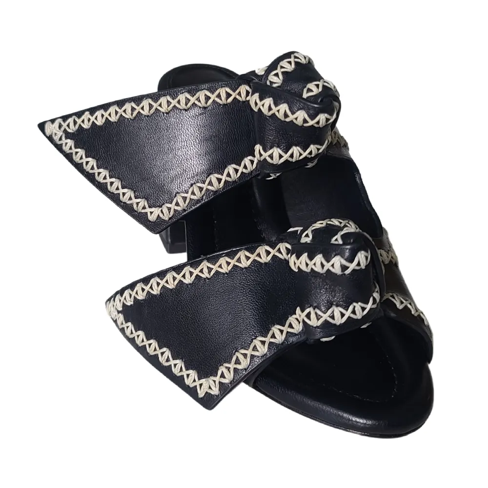 ASYMMETRIC CLARITA