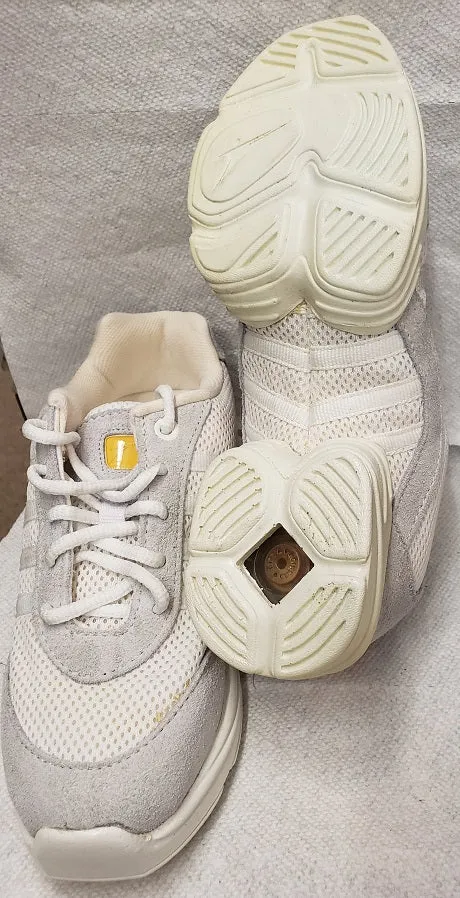 Jerry -- Split Sole Dancesneaker -- White
