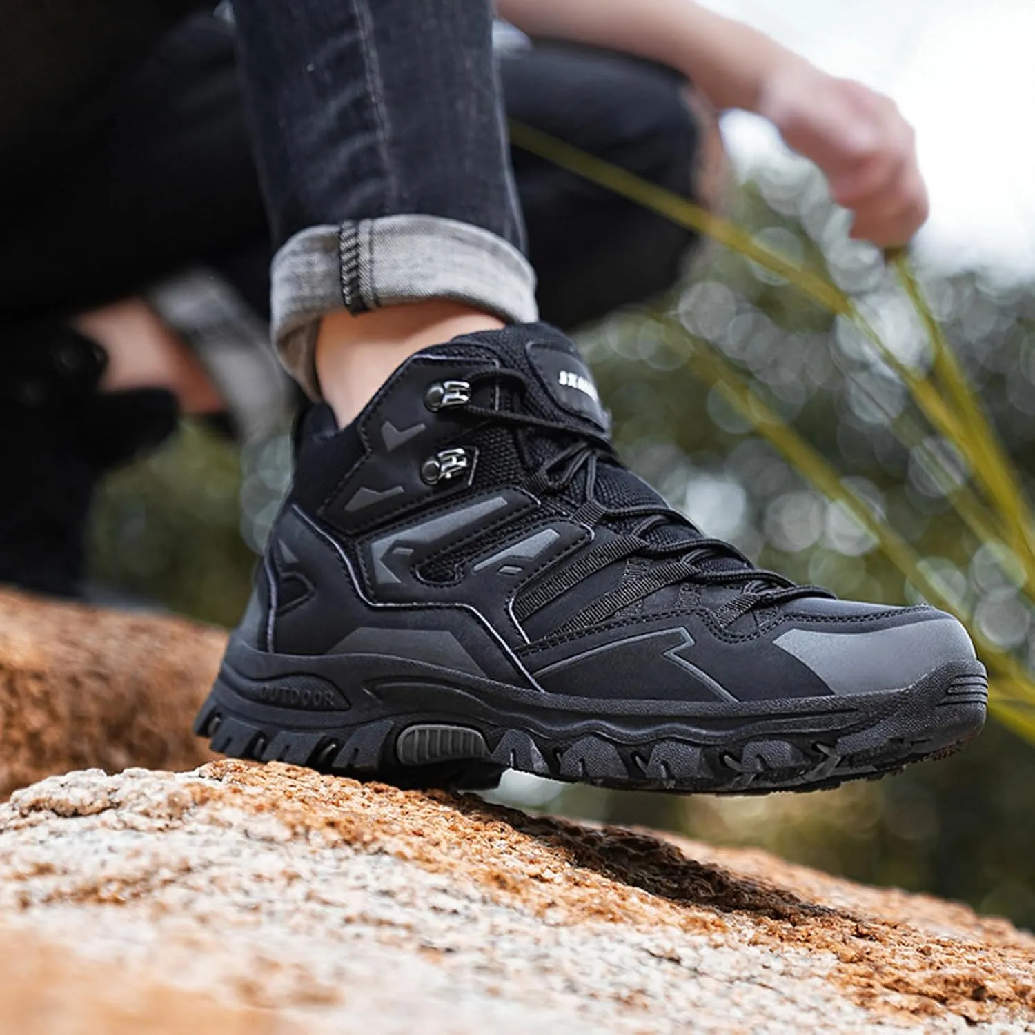 Men Autumn and Winter Hiking Shoes High Top Climbing Hiking Outdoor Shoes Casual Casual Slip on Shoes for Men No Socks