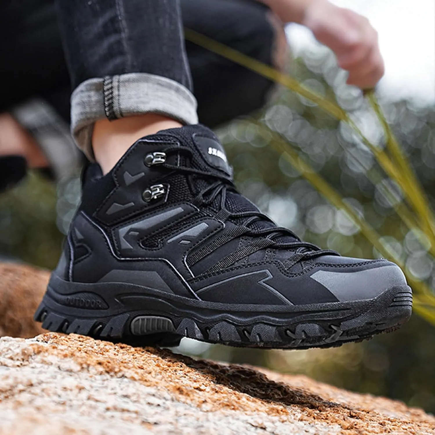 Men Autumn and Winter Hiking Shoes High Top Climbing Hiking Outdoor Shoes Casual Casual Slip on Shoes for Men No Socks