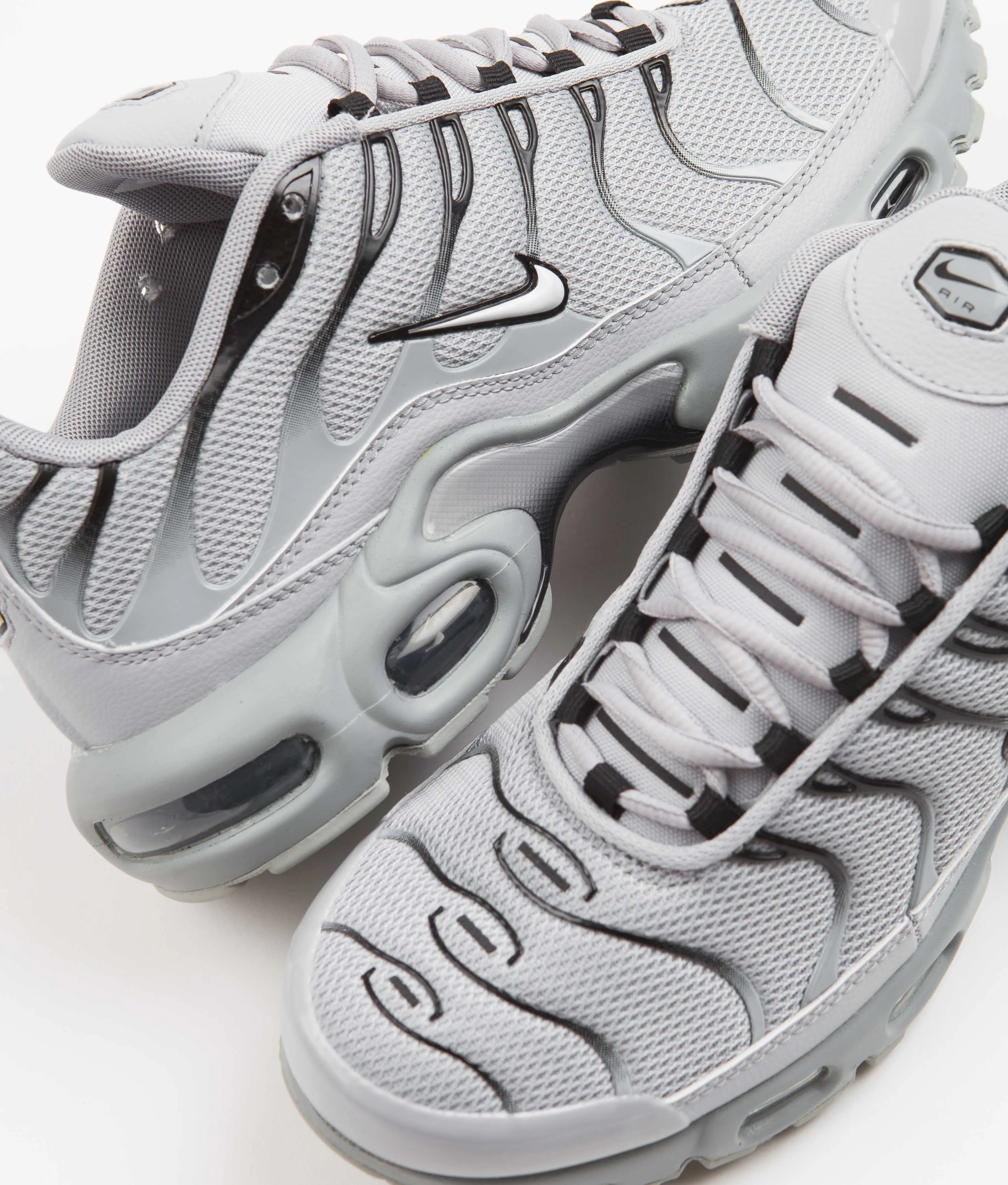 Nike Air Max Plus Shoes - Wolf Grey / White - Black