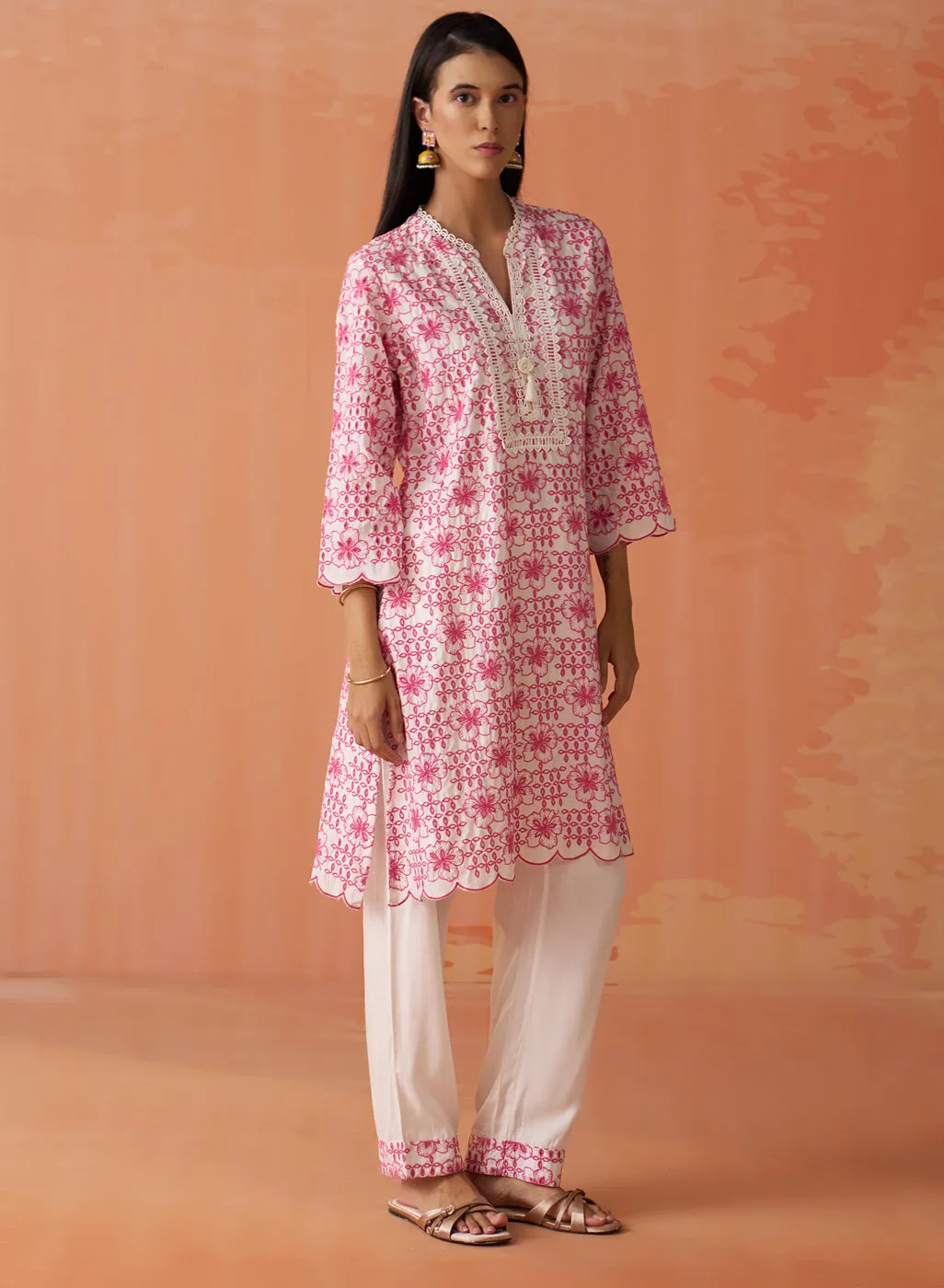 Saira Pink Embroidered Rayon Kurta Set for Women