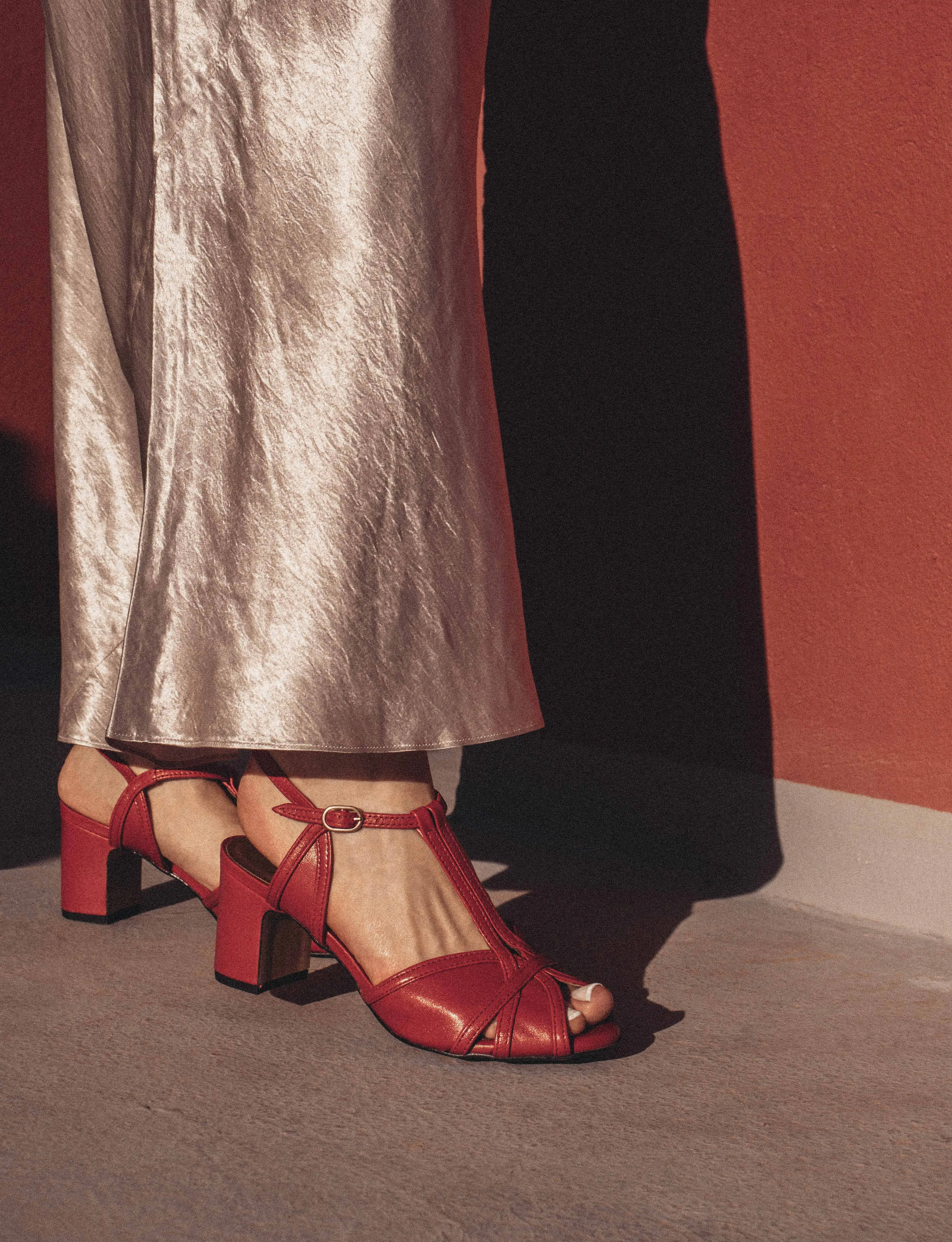 Therese 55 Shiny lamb Ruby red
