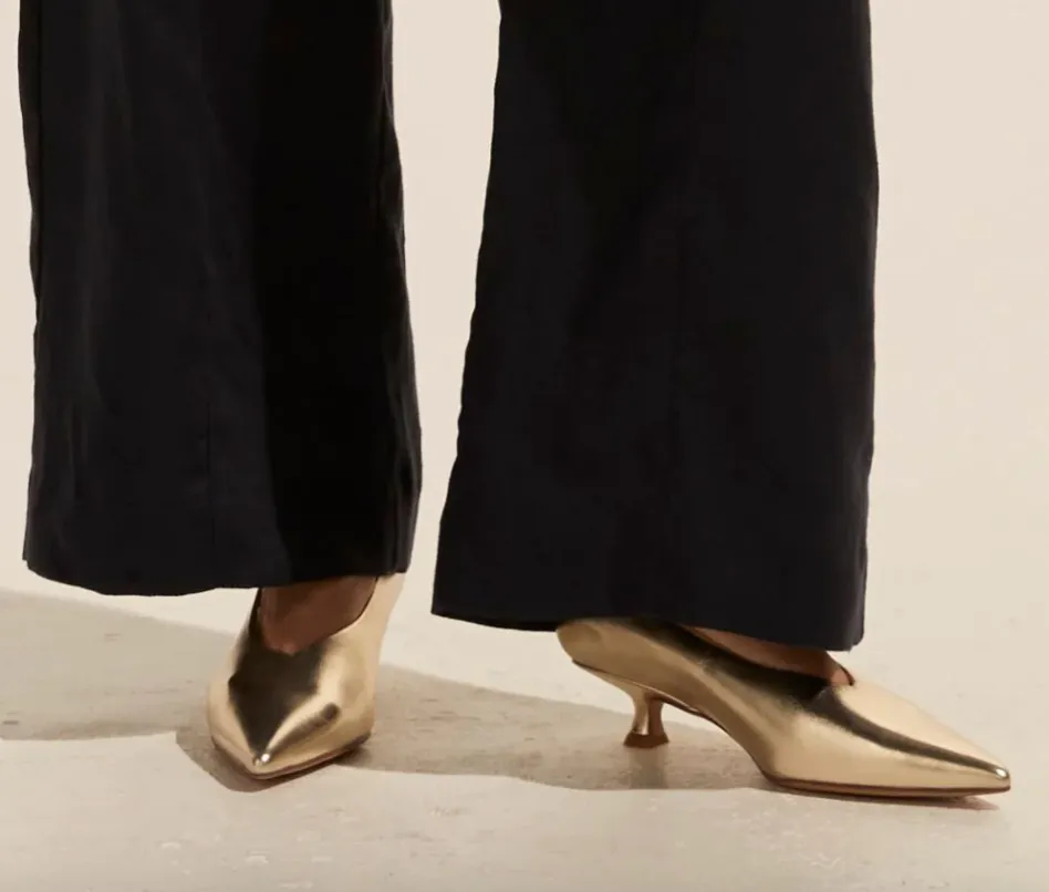 Zoe Kratzmann Candid Heel